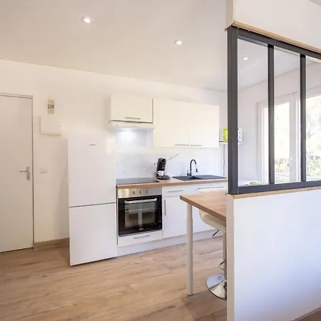 Apartment Bord De Mer, Entierement Equipe